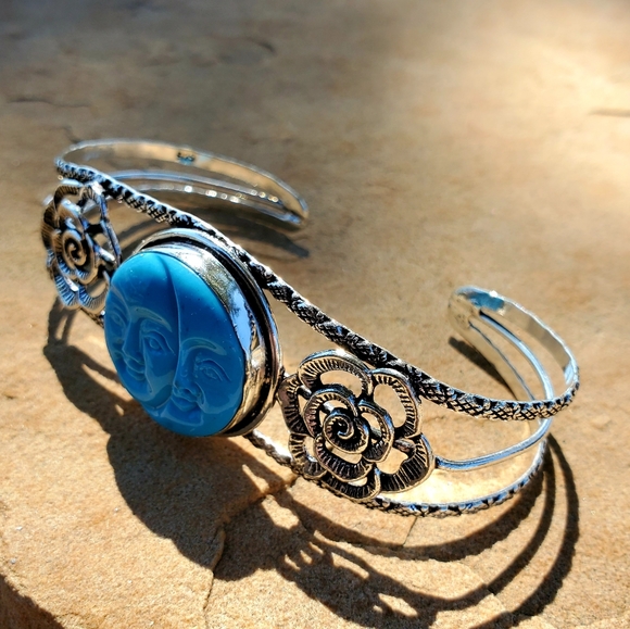 New Carved Double Moon Face 925 Silver Bracelet. - Picture 11 of 11